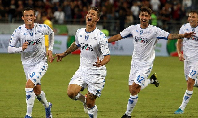 卡利亚里VS那不勒斯：意甲焦点战比分预测与赛事分析