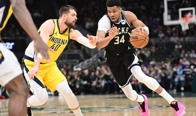 字母哥31+14内史密斯32分 雄鹿胜步行者