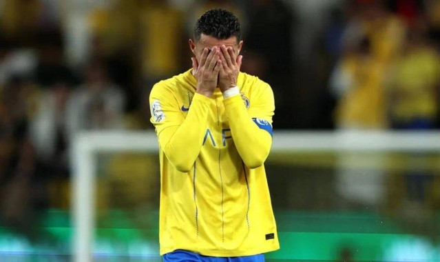 第3次罢赛逼宫，C罗考虑逃离沙特，曼联率先表态：不会再签他