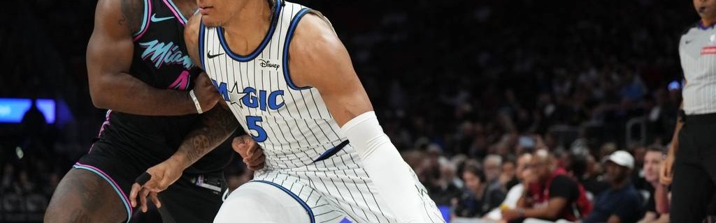 班凯罗27+8+7贝恩21分 阿德巴约20分魔术擒热火7连胜