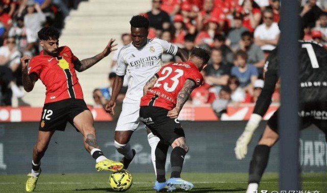 随着巴萨2-1马竞，贝蒂斯0-0，皇马1-2遭绝杀，西甲最新积分出炉