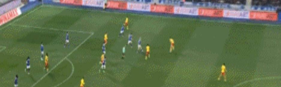 送礼+挑射！法甲射手王易主？23岁190cm锋霸14球揭秘，他是谁