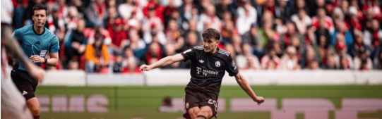 德甲史诗级反转，拜仁2球落后绝境翻盘，补时绝平+读秒绝杀